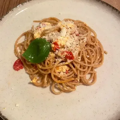 Paradicsomos-fetás spagetti recept recept fotó