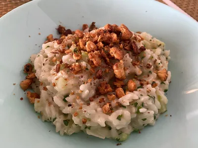 Gorgonzolás-zelleres rizottó pirított dióval recept recept fotó