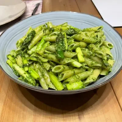 Penne pesto zöldspárgával recept recept fotó