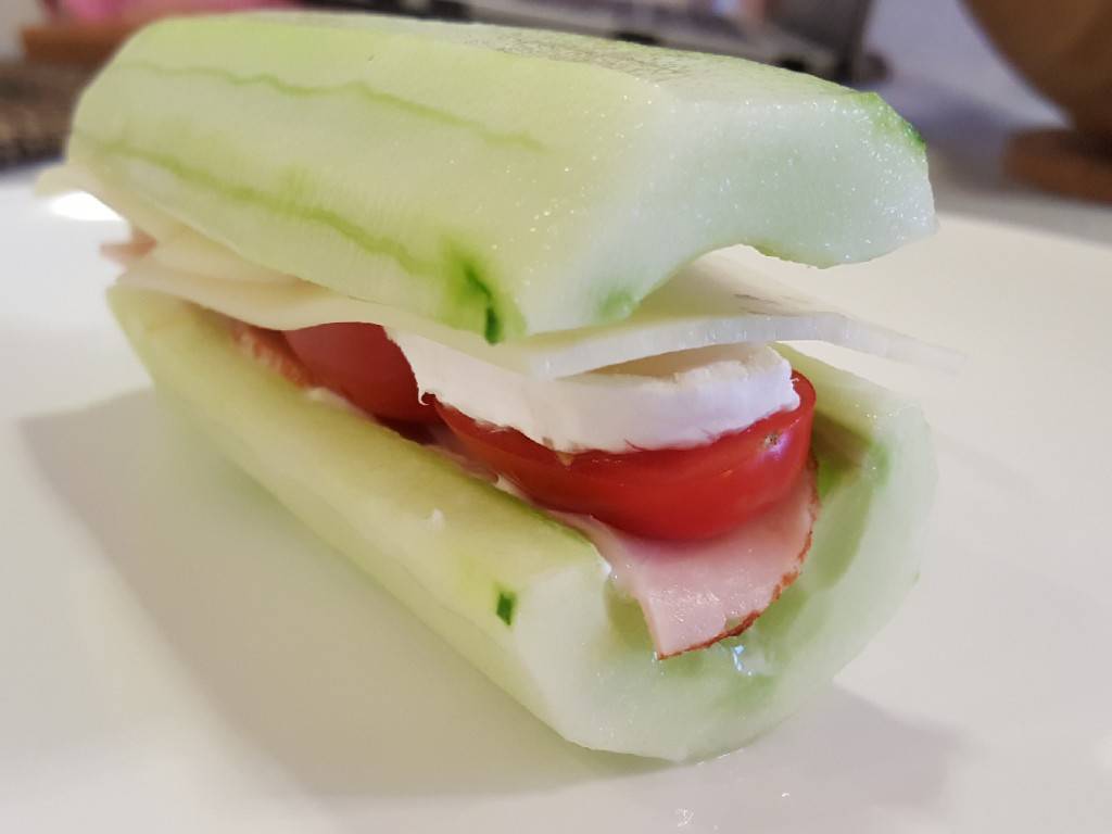 Uborkaszendvics kenyér helyett recept – főfotó