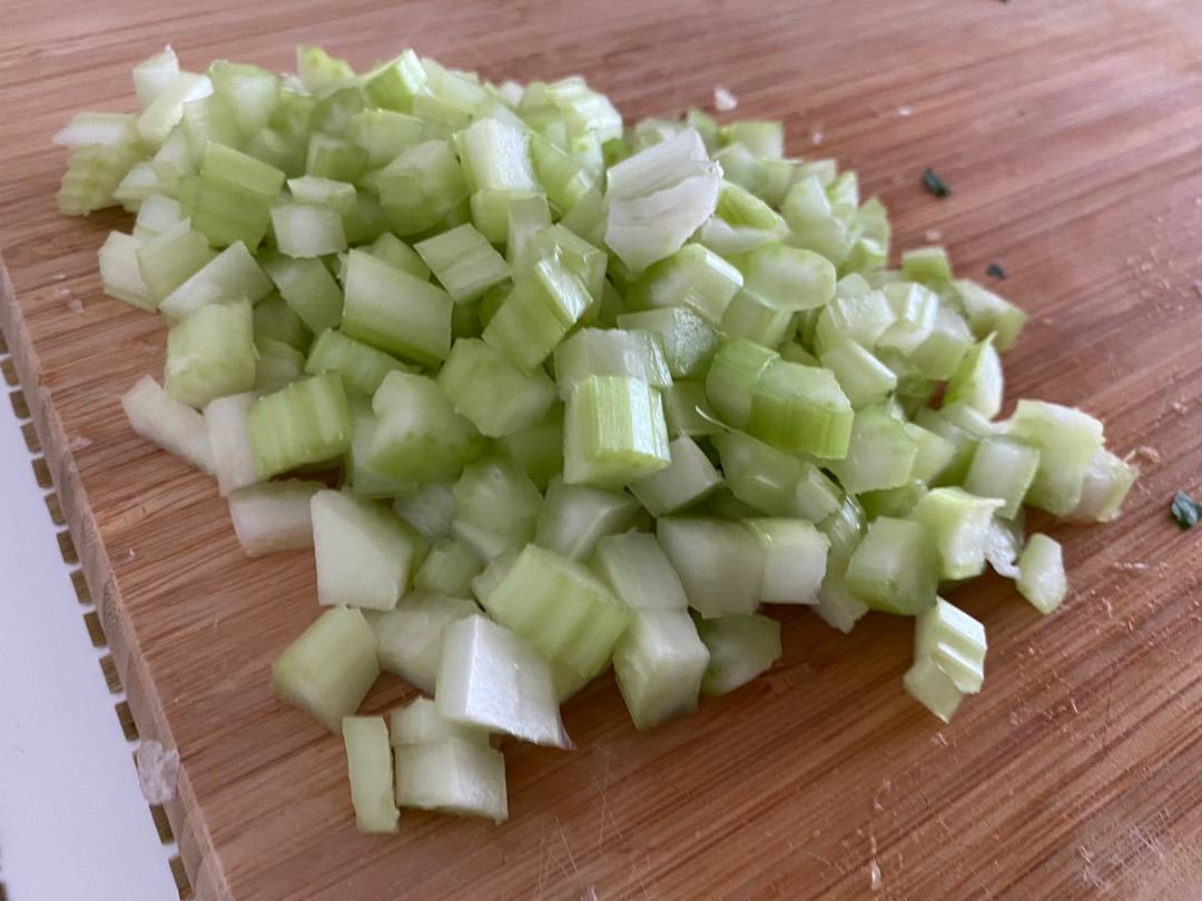Gorgonzolás-zelleres rizottó pirított dióval recept – 3. lépés
