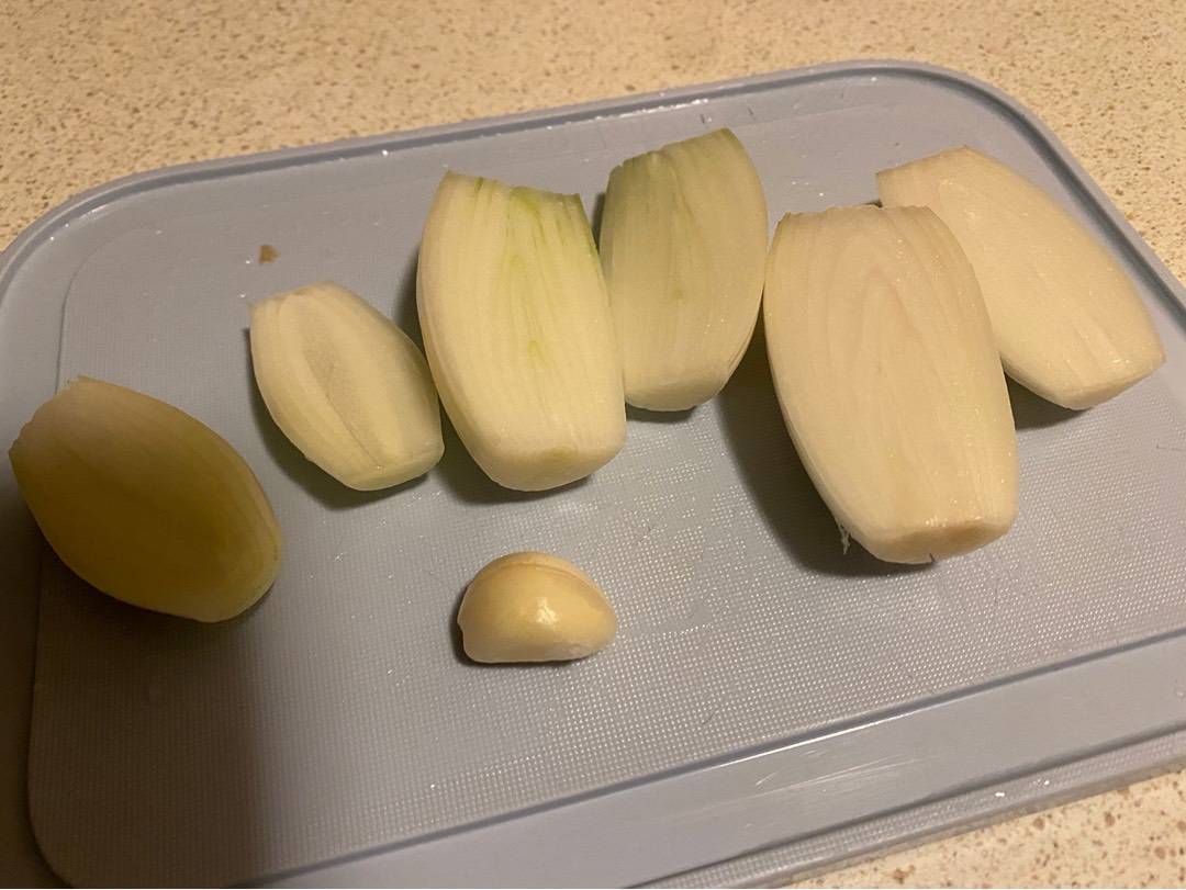 Fehérboros zöldborsó krémleves pirított Serrano sonkával Thermomixben recept – 1. lépés