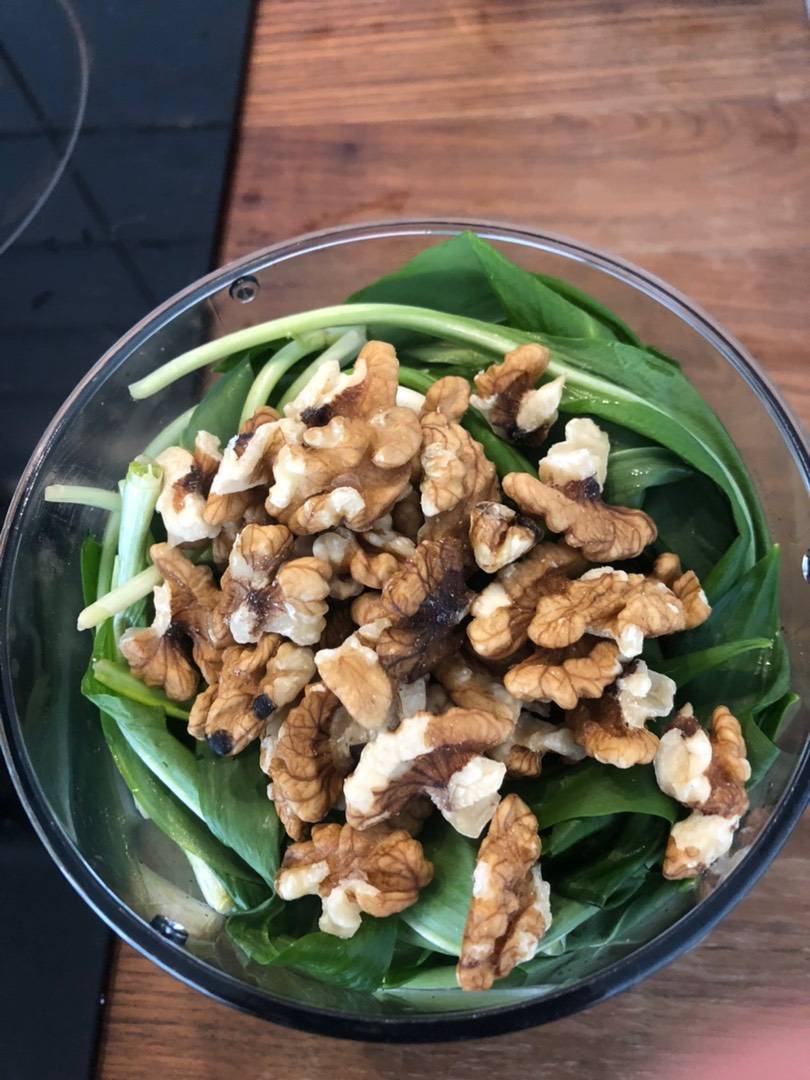 Medvehagymás pesto recept – 3. lépés