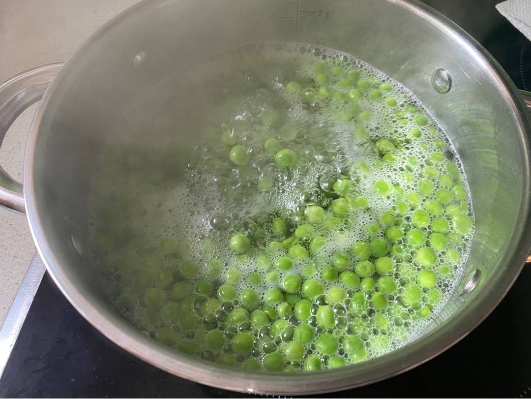 Zöldborsófözelék Thermomixben recept – 1. lépés
