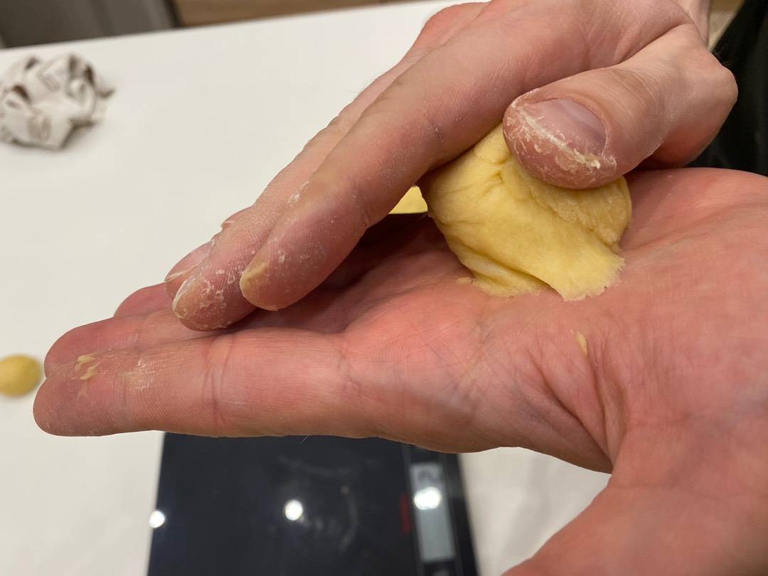 A legjobb farsangi fánk (szalagos) recept – 7. lépés