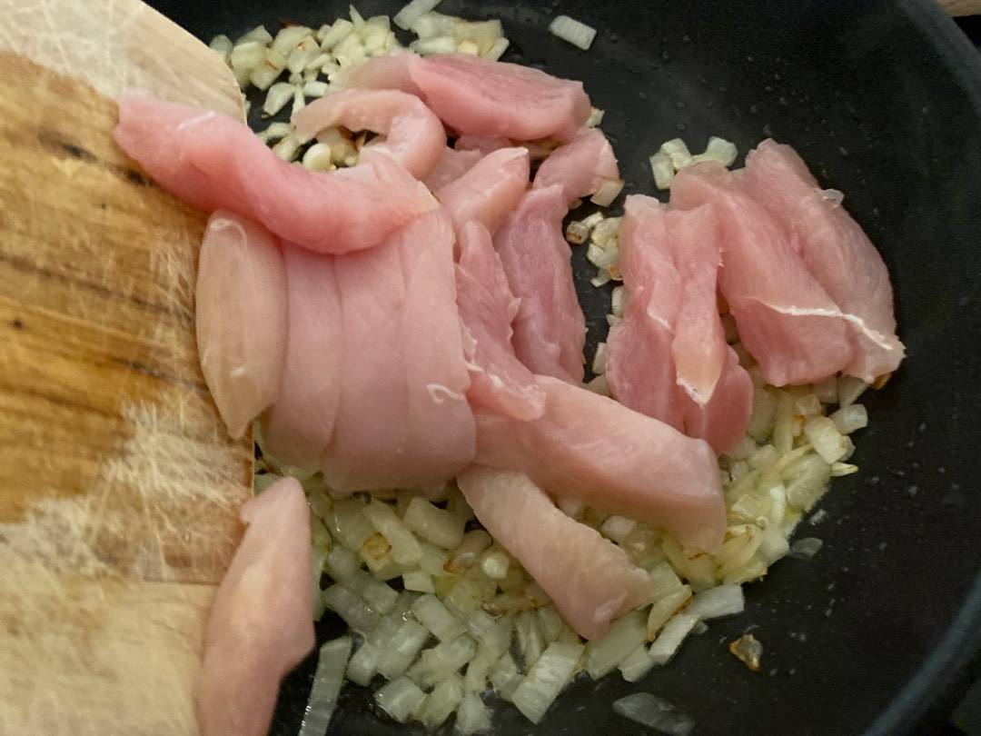 Egyszerű tejszínes-kukoricás csirkés penne recept – 5. lépés