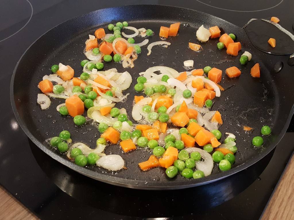 Zöldséges fogyókúrás rántotta recept – 4. lépés
