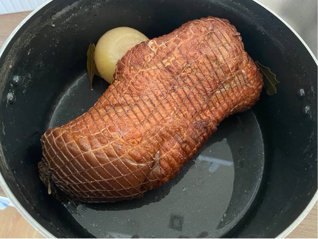 Húsvéti kötözött sonka főzése recept – 5. lépés