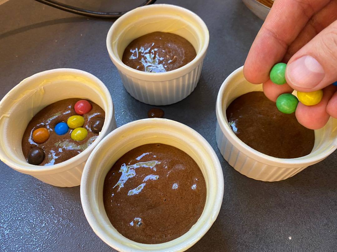 M&M's-es csokiszufflé recept – 9. lépés