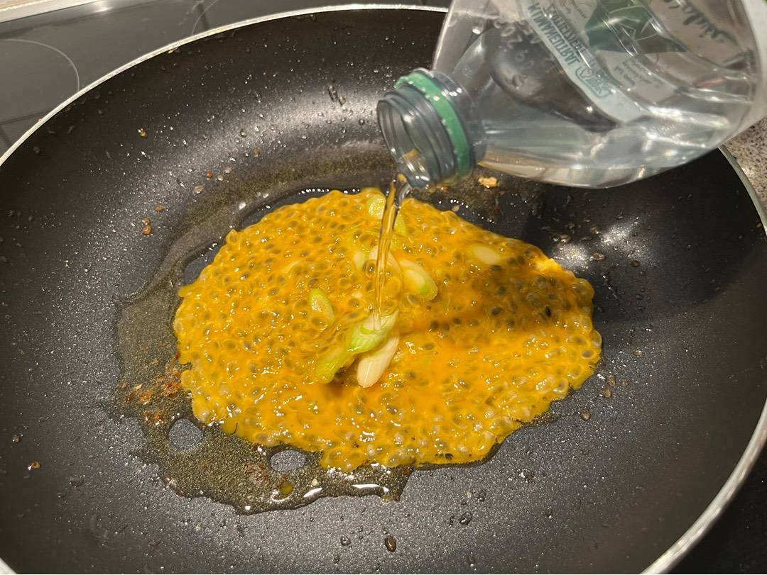 Lazac passiógyümölcs szósszal recept – 6. lépés
