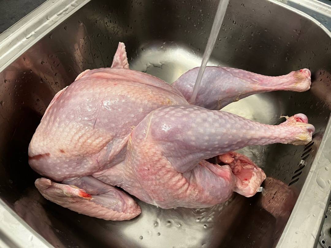 Karácsonyi egész, töltött, gesztenyés bébipulyka recept – 8. lépés