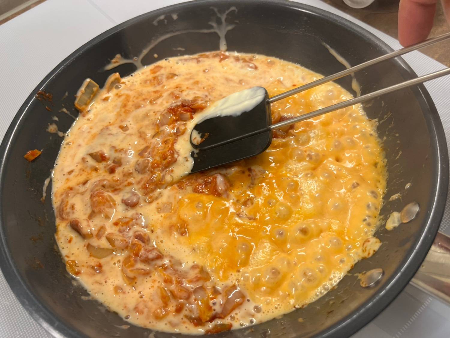 Szuper gyors sajtos-paradicsomos penne recept – 4. lépés