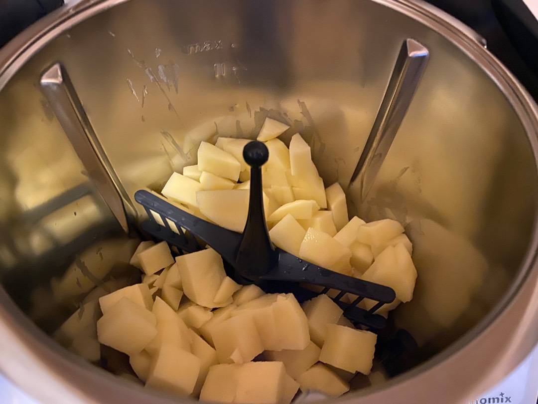 Thermomix darabos krumplipüré recept – 2. lépés