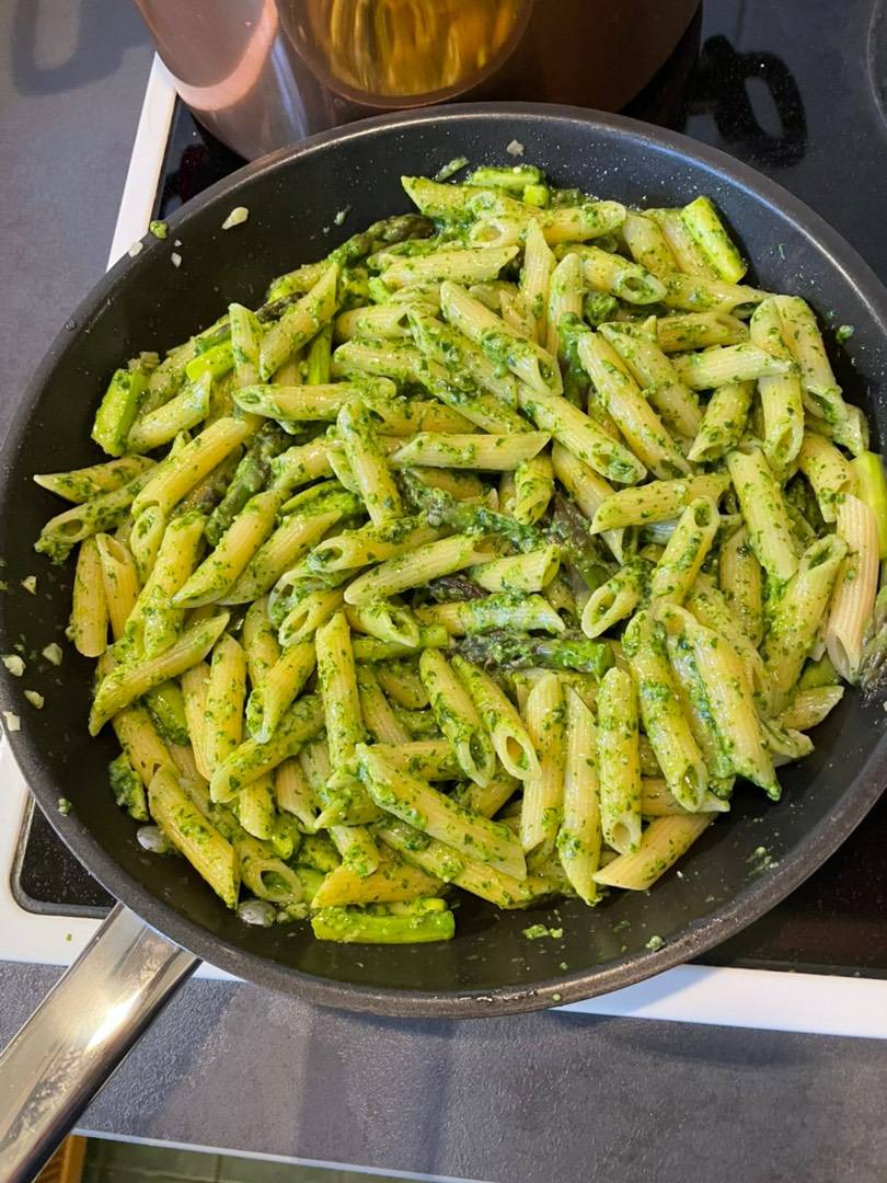 Penne pesto zöldspárgával recept – 7. lépés
