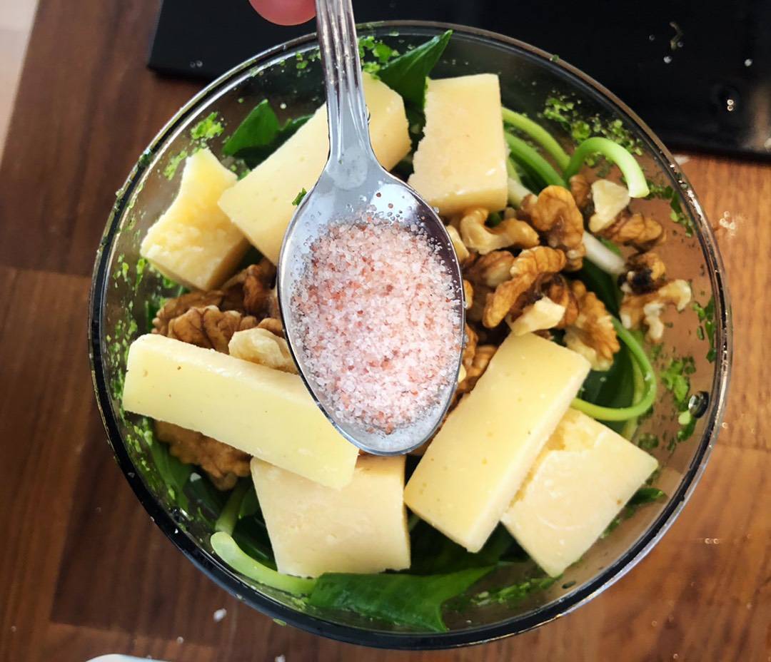 Medvehagymás pesto recept – 3. lépés