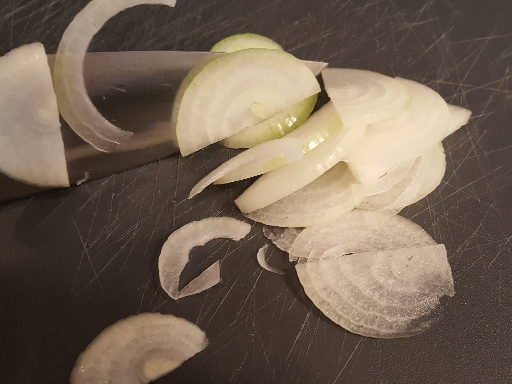 Zöldséges fogyókúrás rántotta recept – 1. lépés