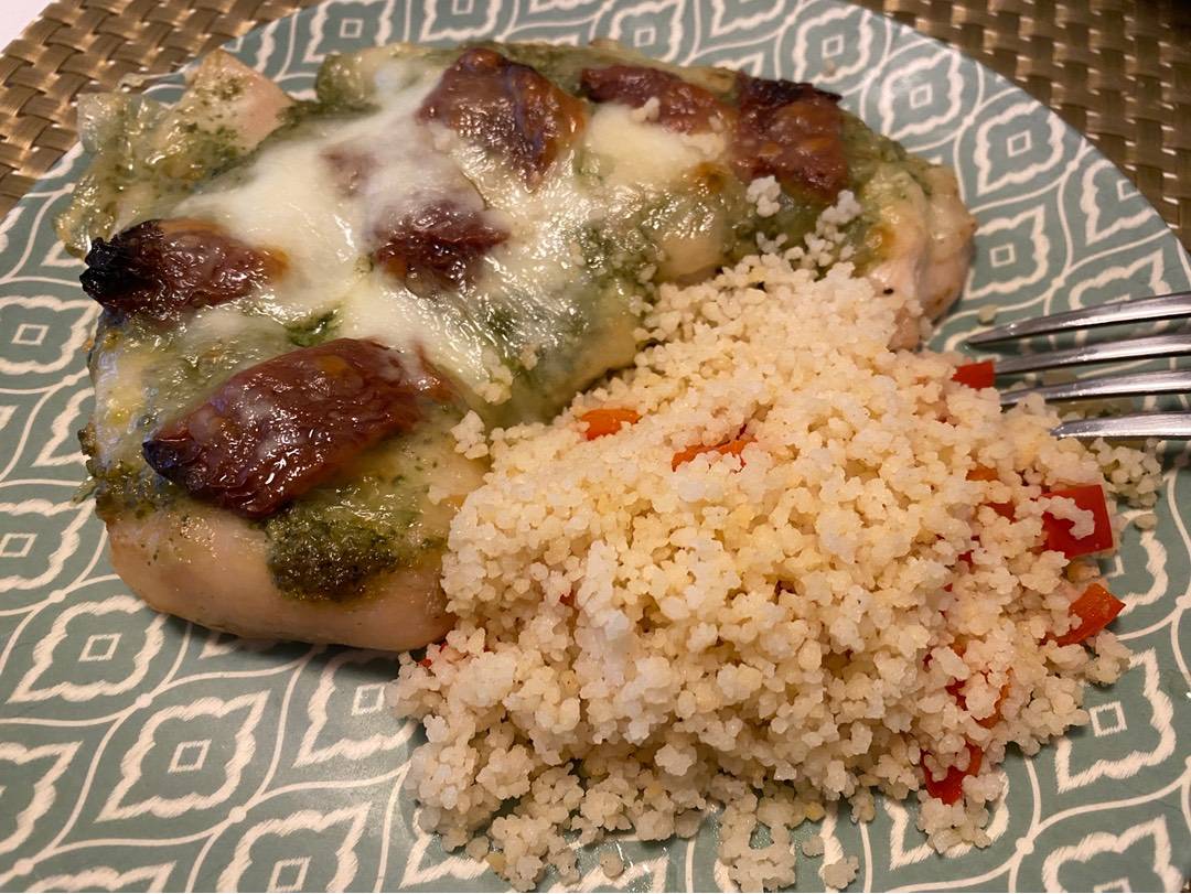 Pesztós csirke kuszkusszal recept – 6. lépés