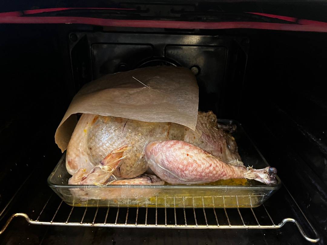 Karácsonyi egész, töltött, gesztenyés bébipulyka recept – 18. lépés
