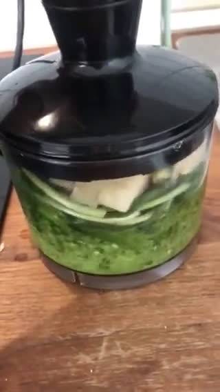 Medvehagymás pesto recept – 5. lépés