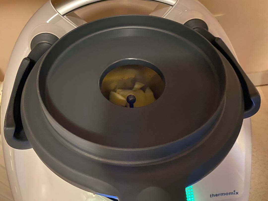 Thermomix darabos krumplipüré recept – 4. lépés