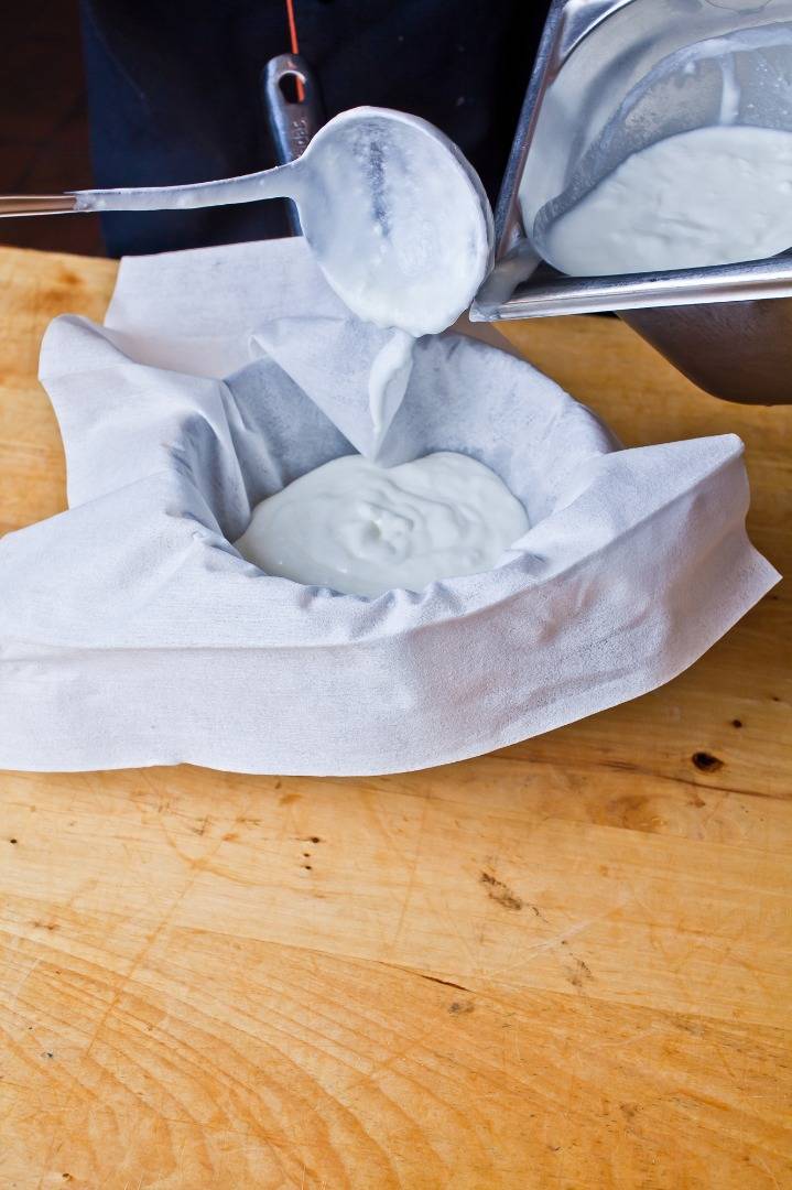 Joghurtos-fügés nyers pite recept – 2. lépés