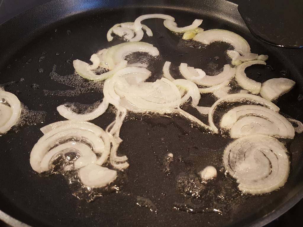 Zöldséges fogyókúrás rántotta recept – 2. lépés