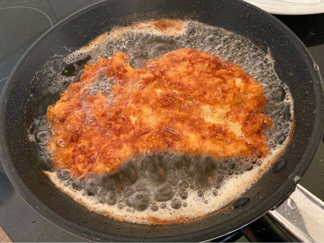 Egyszerű rántott csirkemell recept – 8. lépés