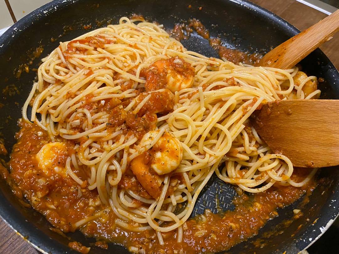 Paradicsomos-garnélás spaghetti recept – 8. lépés