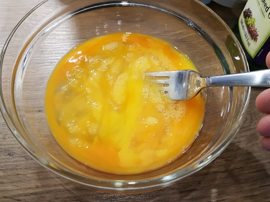 Zöldséges fogyókúrás rántotta recept – 3. lépés