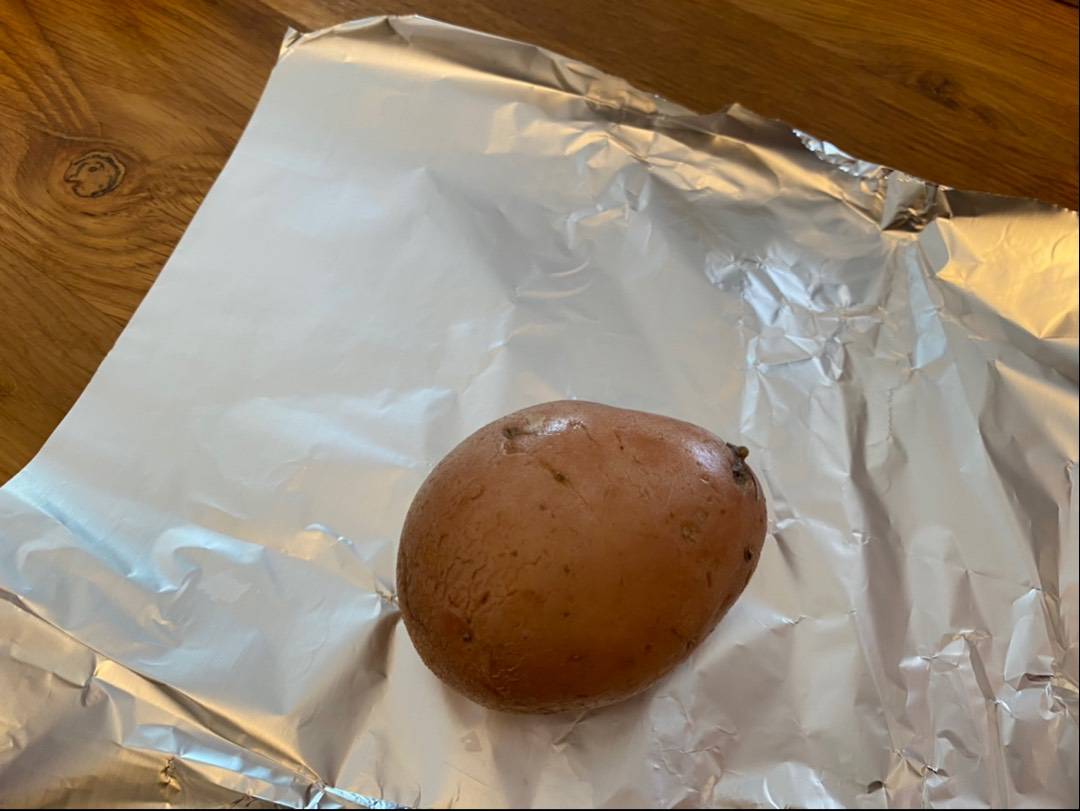 Héjában sült krumpli recept – 2. lépés