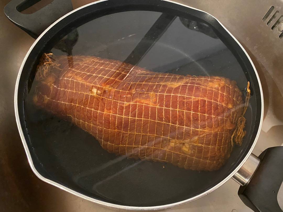 Húsvéti kötözött sonka főzése recept – 1. lépés