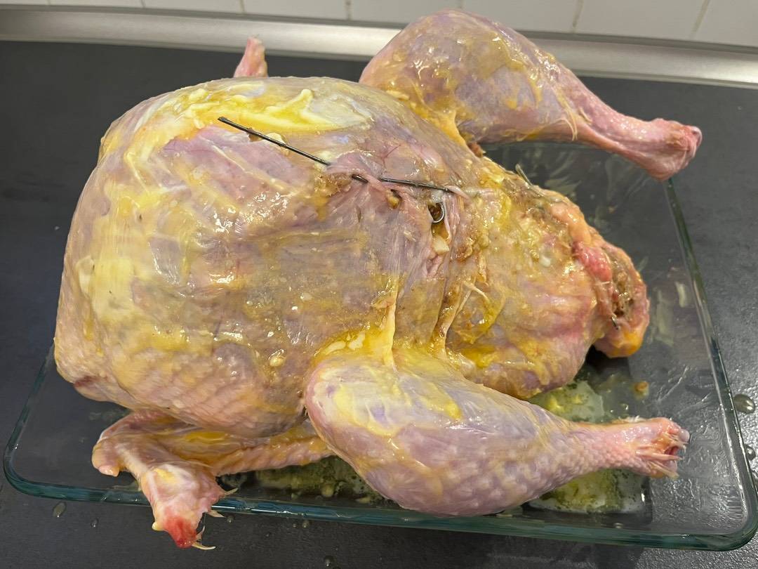 Karácsonyi egész, töltött, gesztenyés bébipulyka recept – 12. lépés