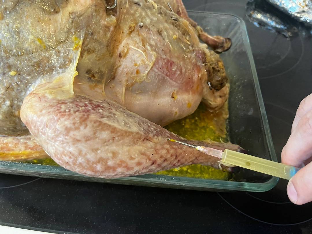 Karácsonyi egész, töltött, gesztenyés bébipulyka recept – 17. lépés