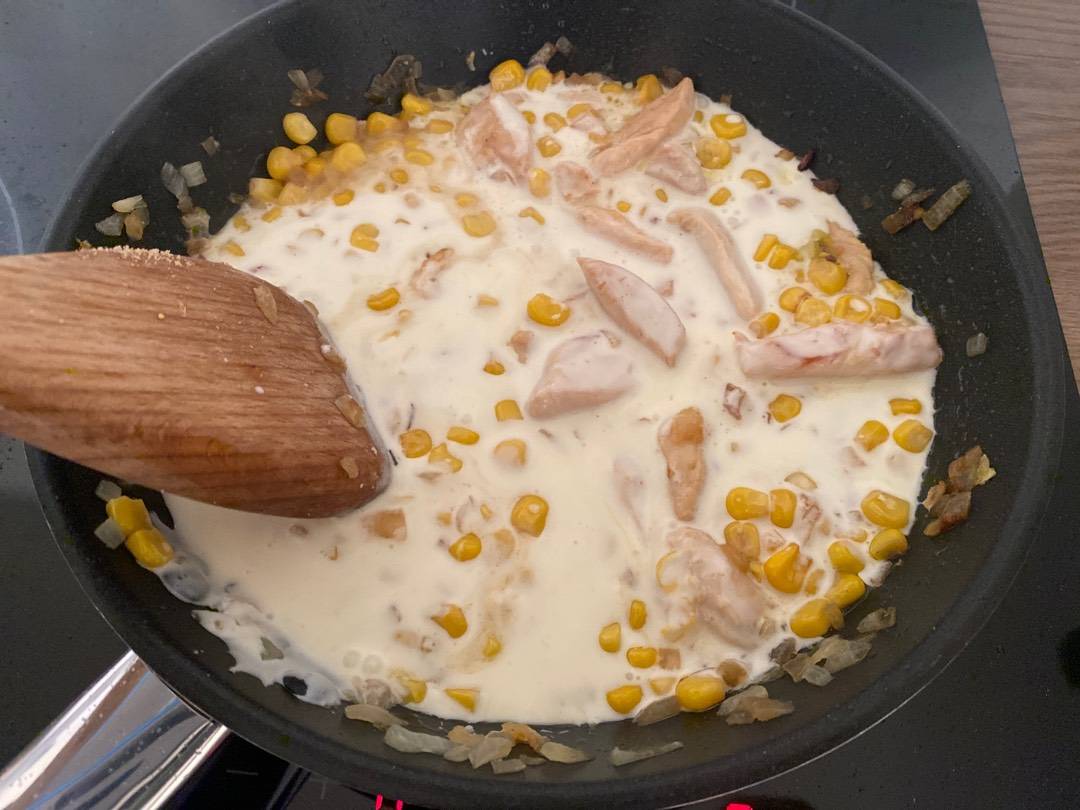 Egyszerű tejszínes-kukoricás csirkés penne recept – 8. lépés