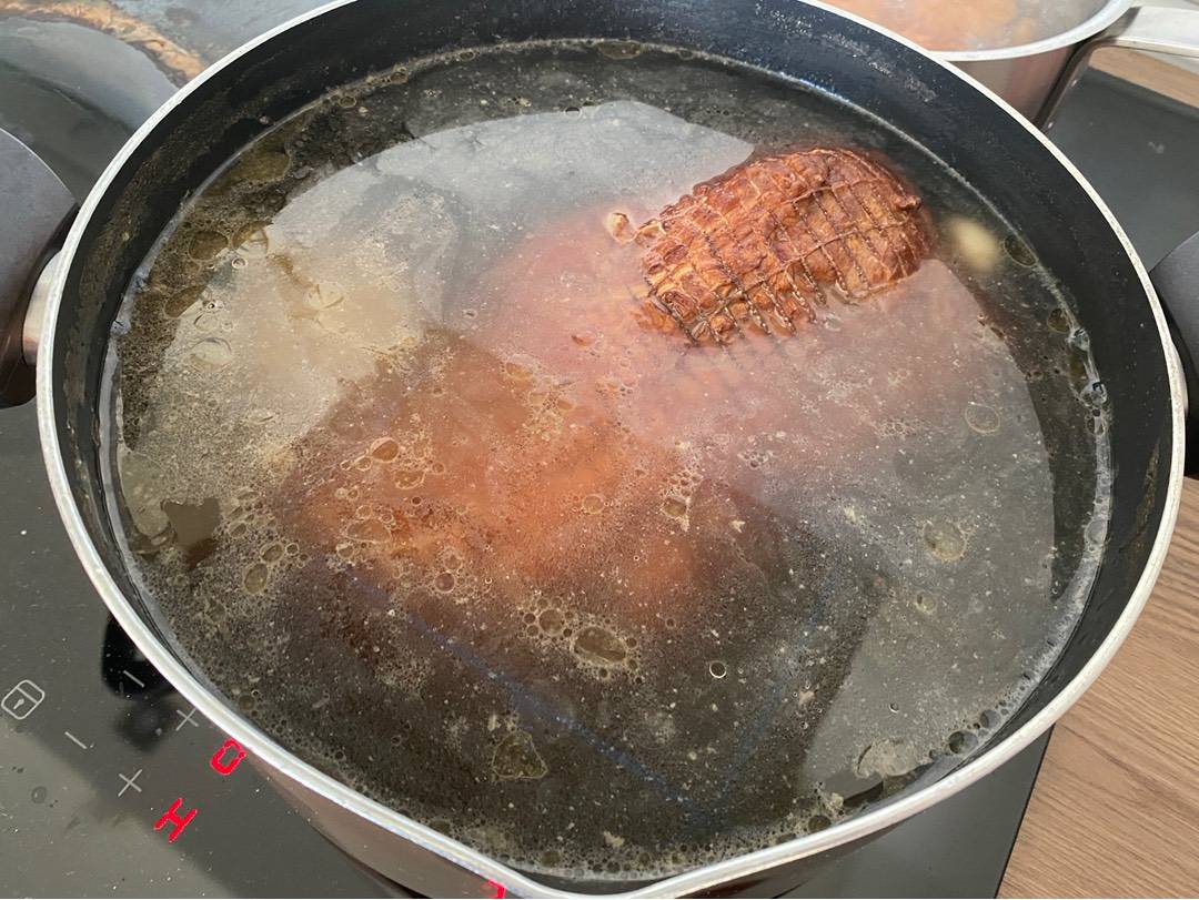 Húsvéti kötözött sonka főzése recept – 5. lépés