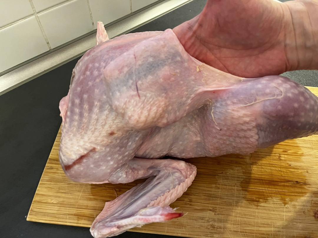 Karácsonyi egész, töltött, gesztenyés bébipulyka recept – 10. lépés