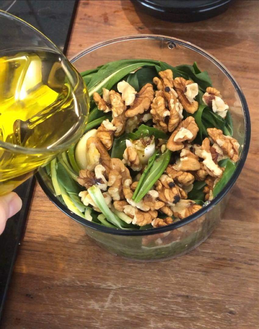 Medvehagymás pesto recept – 4. lépés