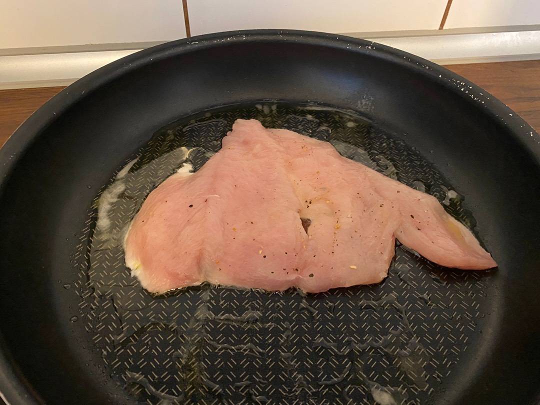 Pesztós csirke kuszkusszal recept – 2. lépés