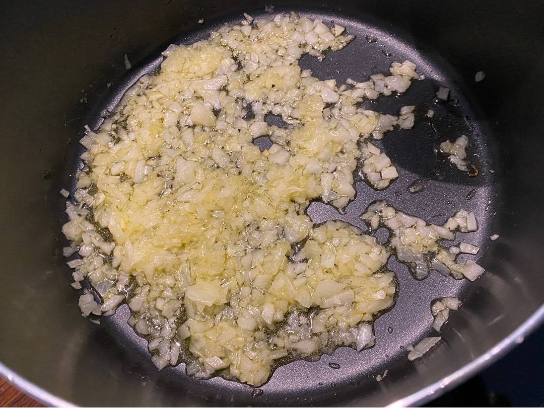 Gorgonzolás-zelleres rizottó pirított dióval recept – 5. lépés