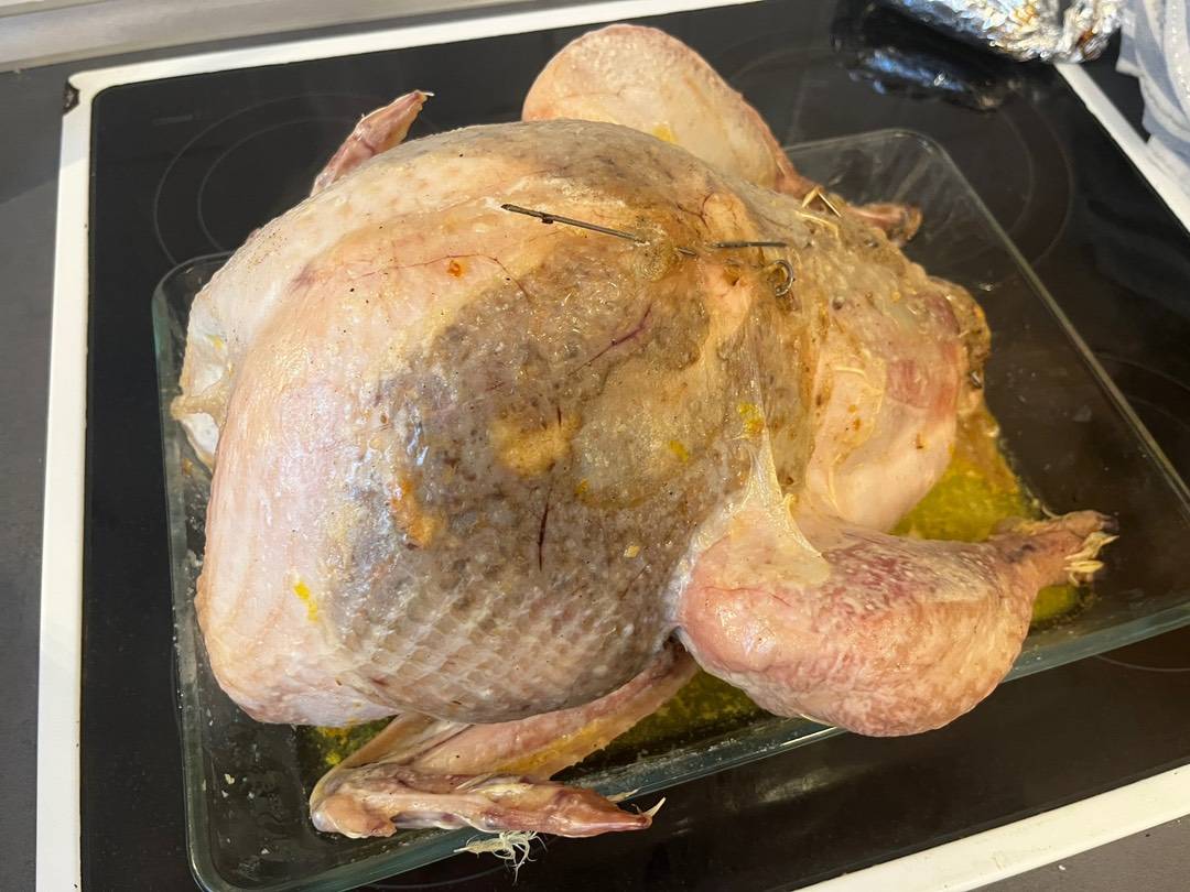 Karácsonyi egész, töltött, gesztenyés bébipulyka recept – 17. lépés