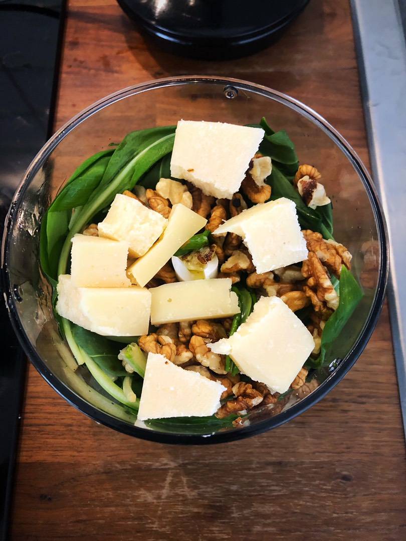 Medvehagymás pesto recept – 3. lépés