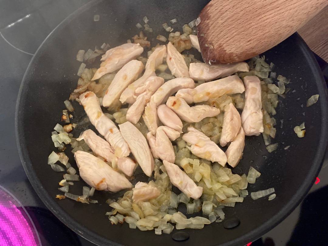 Egyszerű tejszínes-kukoricás csirkés penne recept – 5. lépés