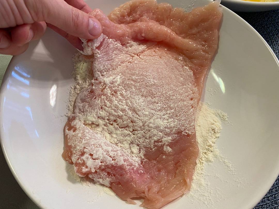 Egyszerű rántott csirkemell recept – 5. lépés