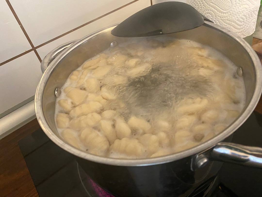 Pesztós gnocchi burgonya nélkül recept – 10. lépés