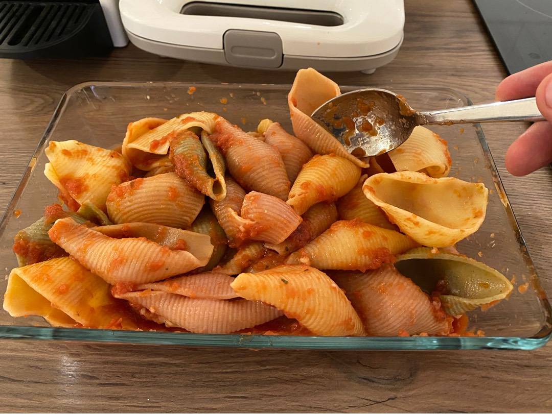 Paradicsomos kagylótészta sütöben sütve recept – 3. lépés