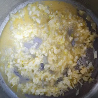 Újhagymás fehérrépa-krémleves rakott bundás kenyérrel 👌 – 8. lépés