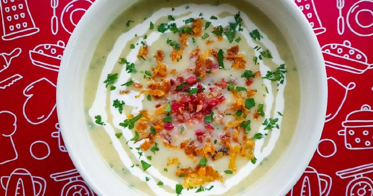 Mustáros burgonyakrémleves baconnel és pirított hagymával 👌 recept fotó