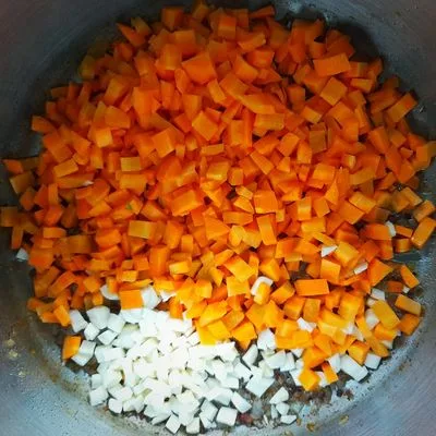 Baconos zöldborsóleves majoránnás túrógombóccal 👌 – 3. lépés
