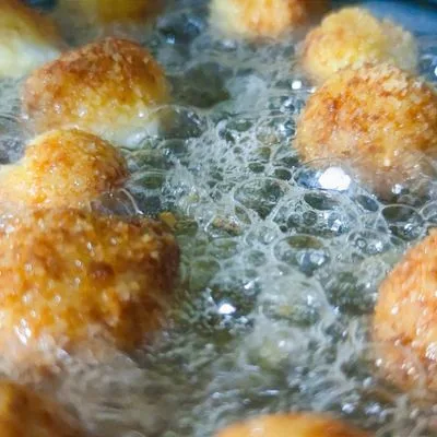 Rántott mozzarella golyók – 4. lépés