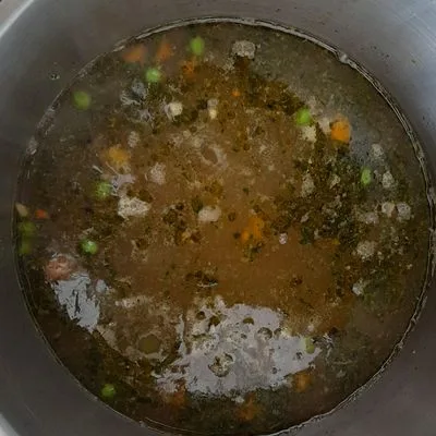 Lestyános tavaszi zöldségleves csipetkével, húsgombóc betéttel – 3. lépés